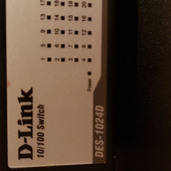 D-Link 10/100 SWITCH DES-1024D rack switch - Picture 2 of 9